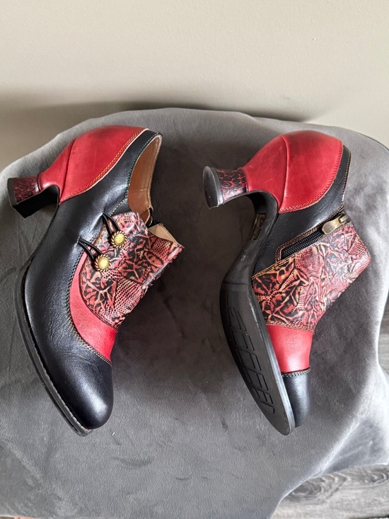 L'artiste Shoes - L’Artiste Spring Step Red and Black Shoes
